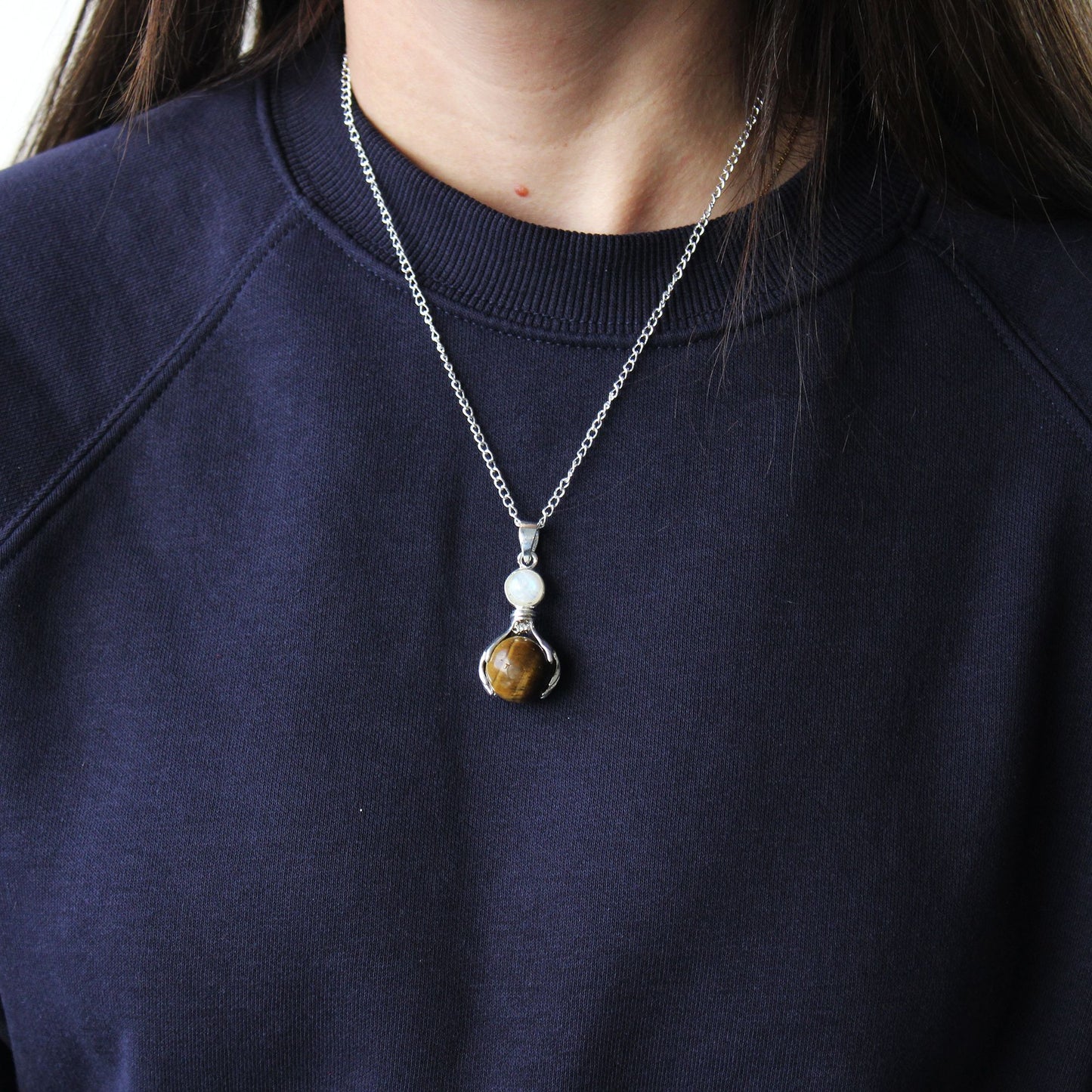 Healing Hands Pendant made of gemstone – tiger's eye
