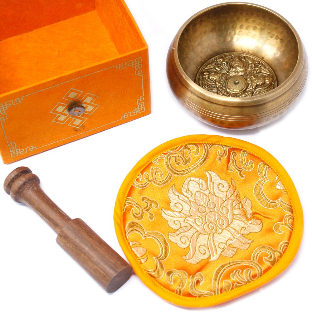 Five Buddhas Singing Bowl Set, 10 cm (min. 400 g).