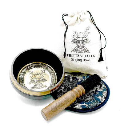 Hand-hammered and engraved singing bowl gift set – 14 cm – Lotus flower