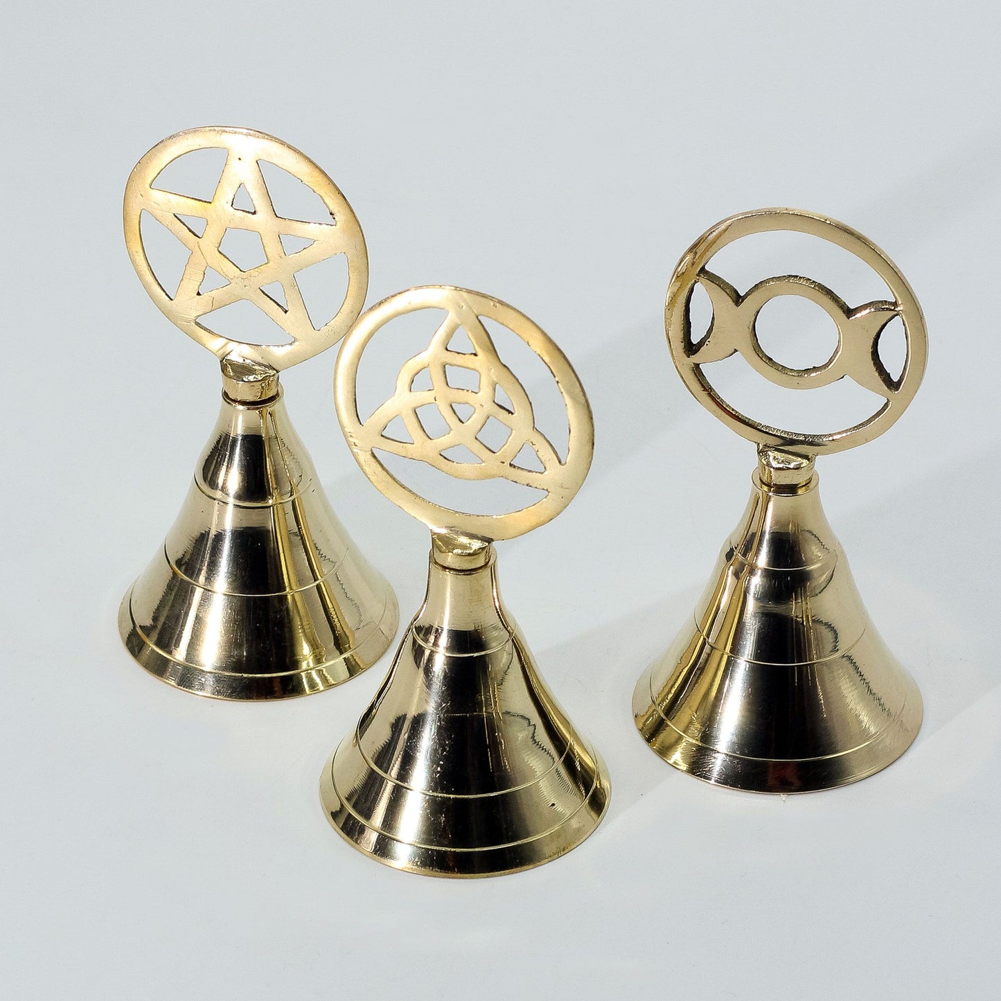 Oltárny mosadzný zvonček – pentagram